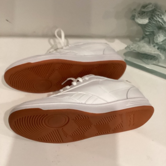 Reebok Unisex Club White Leather Memt Classic Tennis Shoes Sz Men’s 7.5 Womens 9 main image 4